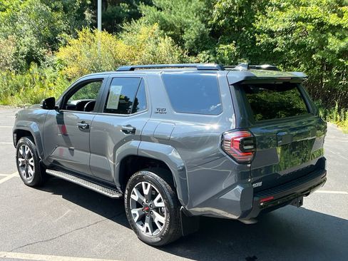 Used 2025 Toyota 4Runner TRD Sport AWD/4WD image 3