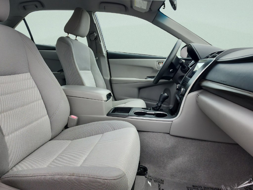 Used 2015 Toyota Camry LE FWD image 20