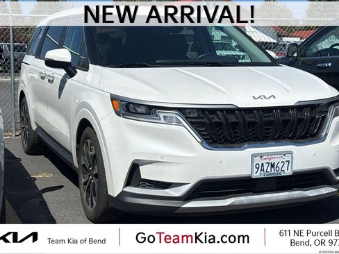 Used 2022 Kia Carnival EX FWD image 1