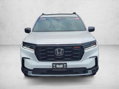 Used 2024 Honda Pilot TrailSport image 2