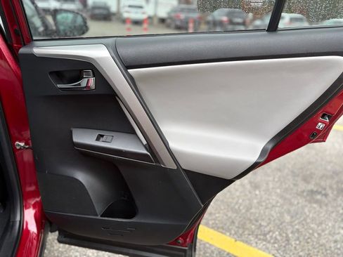 Used 2018 Toyota RAV4 XLE image 17
