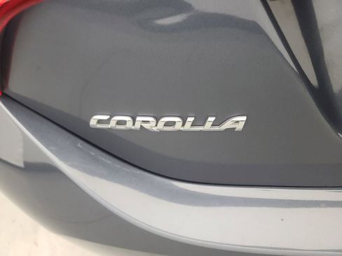 Used 2015 Toyota Corolla LE image 13