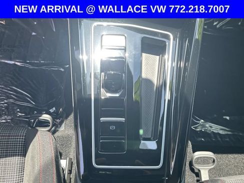 Used 2024 Volkswagen GTI SE FWD image 19