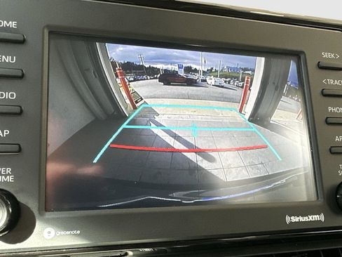 Used 2022 Toyota RAV4 XLE Premium image 17