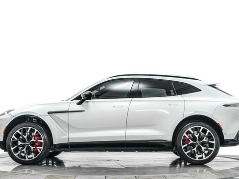 Used 2021 Aston Martin DBX AWD/4WD image 6