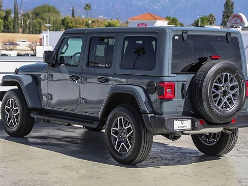 New 2026 Jeep Wrangler Unlimited Sahara AWD/4WD image 7