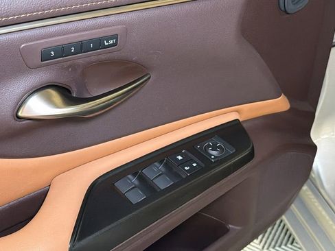 Used 2019 Lexus ES 350 w/ Premium Package image 23