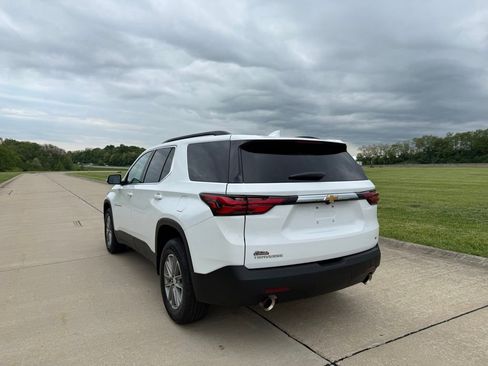 Used 2023 Chevrolet Traverse LT FWD image 8