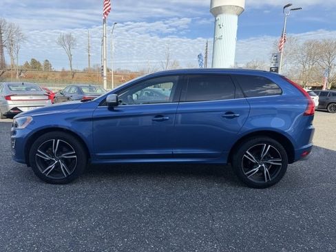 Used 2017 Volvo XC60 T6 R-Design w/ Climate Package image 2