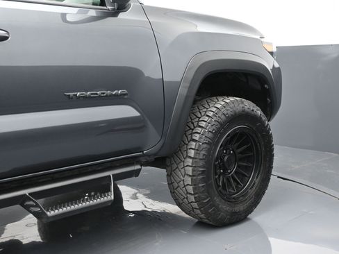 Used 2021 Toyota Tacoma TRD Off-Road AWD/4WD image 49