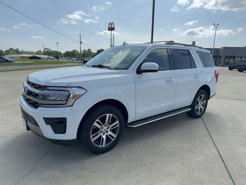 Used 2022 Ford Expedition XLT RWD image 1