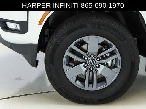 Used 2025 Nissan Frontier SV w/ SV Convenience Package image 5