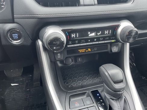 Certified 2022 Toyota RAV4 XLE image 26