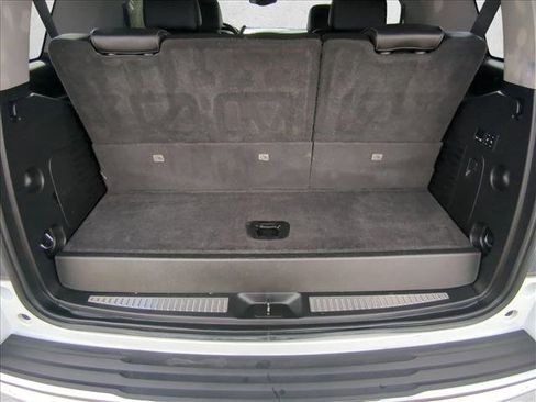 Used 2018 Chevrolet Tahoe Premier AWD/4WD image 6