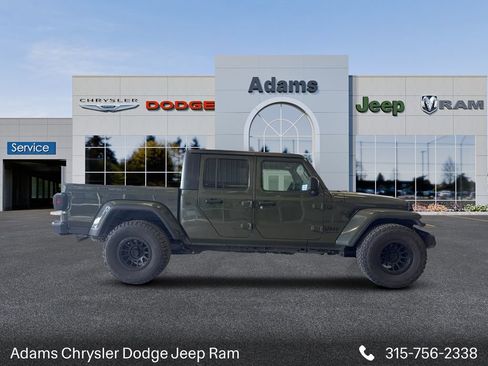 Used 2023 Jeep Gladiator Sport AWD/4WD image 4