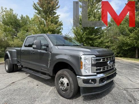 Used 2025 Ford F350 XLT image 1