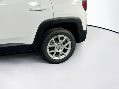 Used 2022 Jeep Renegade Latitude w/ Convenience Group AWD/4WD image 30