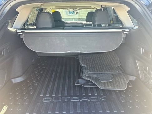 Used 2025 Subaru Outback Limited AWD/4WD image 10
