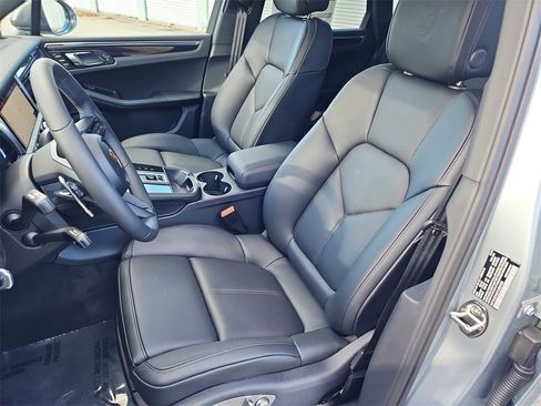 New 2026 Porsche Macan Turbo image 5