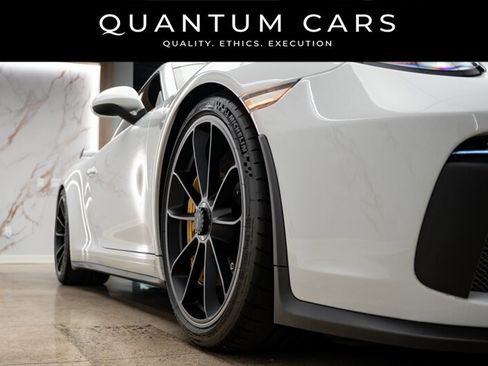 Used 2018 Porsche 911 GT3 RWD image 18