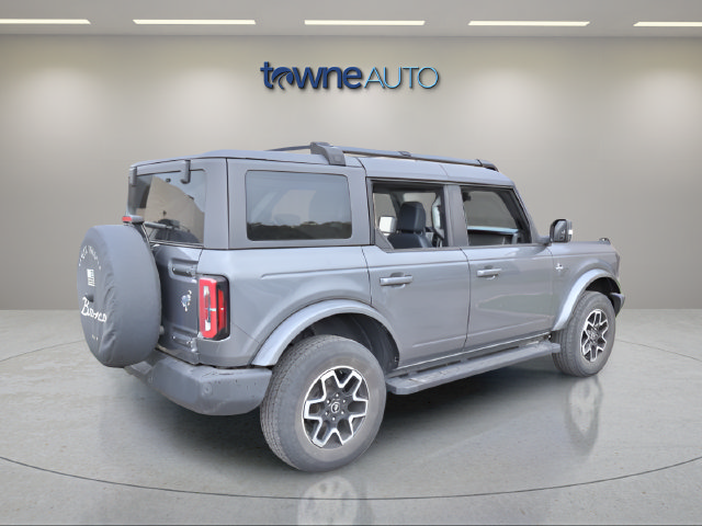 Used 2022 Ford Bronco Outer Banks AWD/4WD image 2
