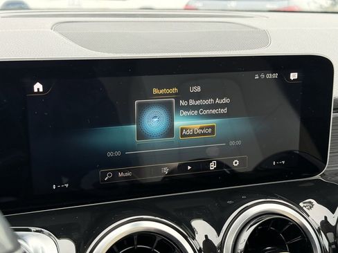 Used 2020 Mercedes-Benz GLB 250 image 7