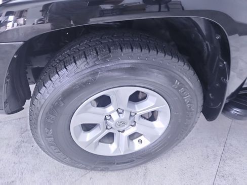 Used 2016 Toyota 4Runner SR5 image 10