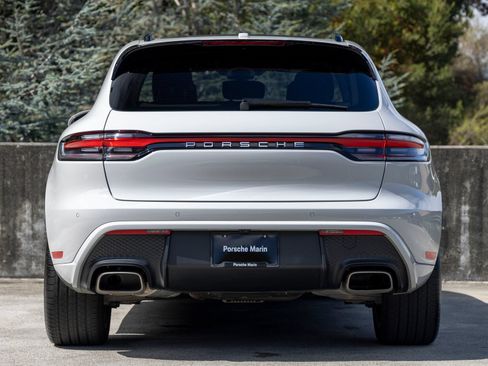 Certified 2025 Porsche Macan AWD/4WD image 10