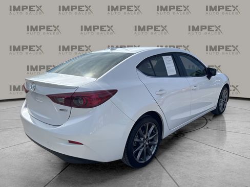 Used 2018 MAZDA MAZDA3 Touring image 4