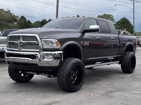 Used 2018 RAM 2500 Laramie AWD/4WD image 9