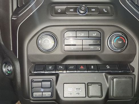 Used 2024 Chevrolet Silverado 2500 Custom w/ Custom Value Package image 22