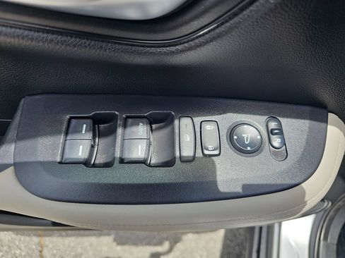 Certified 2025 Honda HR-V LX image 26