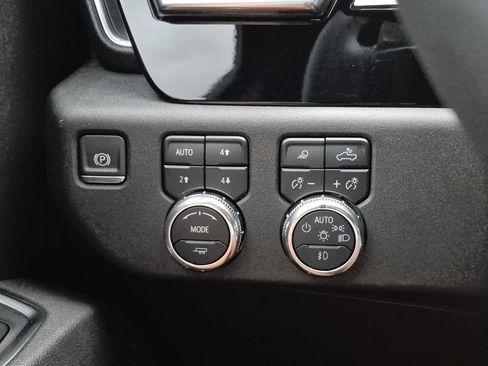 Used 2025 GMC Sierra 1500 Elevation w/ Elevation Premium Package image 20