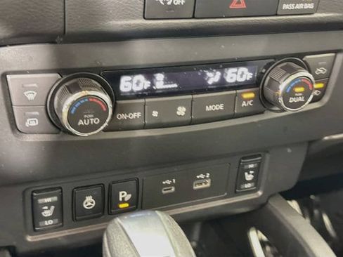 Used 2024 Nissan Frontier SV w/ SV Convenience Package RWD image 15