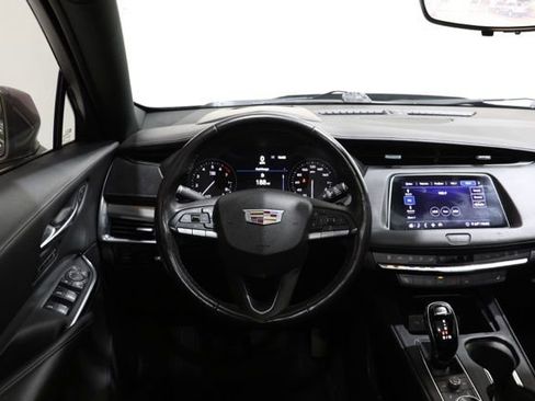 Used 2020 Cadillac XT4 Premium Luxury w/ Technology Package FWD image 13