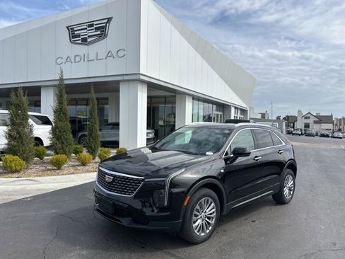 Used 2024 Cadillac XT4 Premium Luxury w/ Technology Package image 2