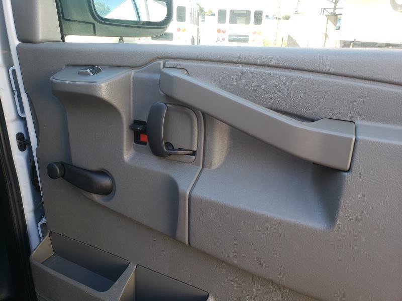 Used 2019 Chevrolet Express 2500 RWD image 21