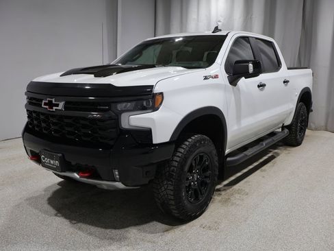 Used 2024 Chevrolet Silverado 1500 ZR2 w/ Technology Package image 8