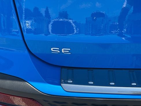 New 2026 Volkswagen Taos SE FWD image 7