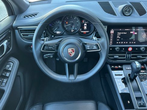 Used 2025 Porsche Macan AWD/4WD image 16