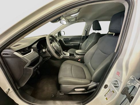 Used 2025 Toyota RAV4 LE AWD/4WD image 13