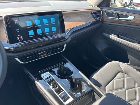 New 2026 Volkswagen Atlas SE FWD image 23