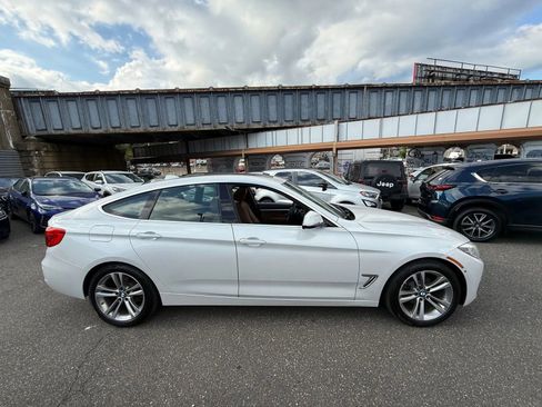 Used 2017 BMW 330i Gran Turismo xDrive image 4