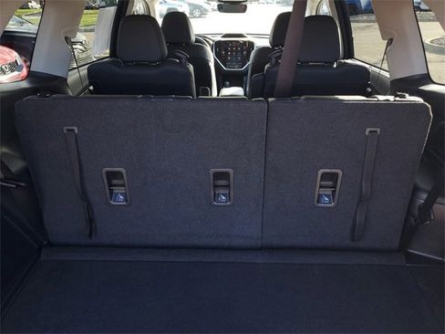 Certified 2024 Subaru Ascent Limited image 8