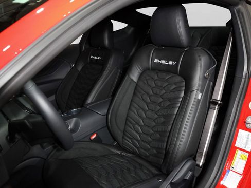 Used 2025 Ford Mustang GT Premium w/ GT Performance Package RWD image 40