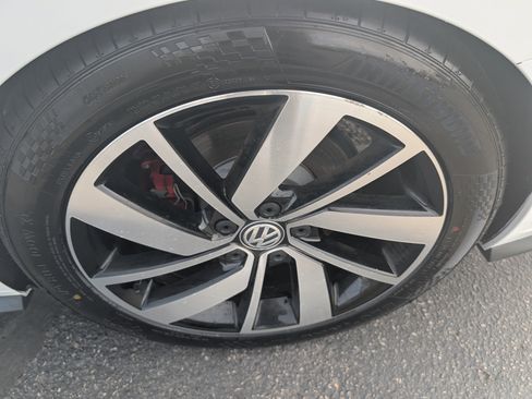 Used 2021 Volkswagen Jetta GLI FWD image 8