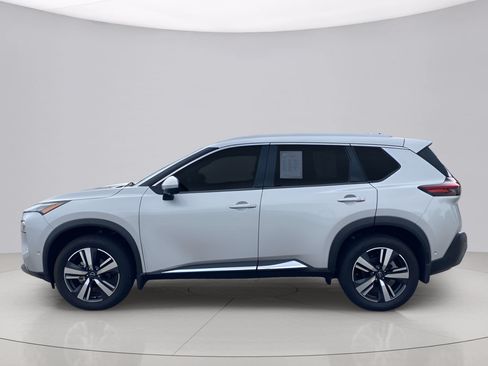 Used 2023 Nissan Rogue SL w/ SL Premium Package FWD image 5