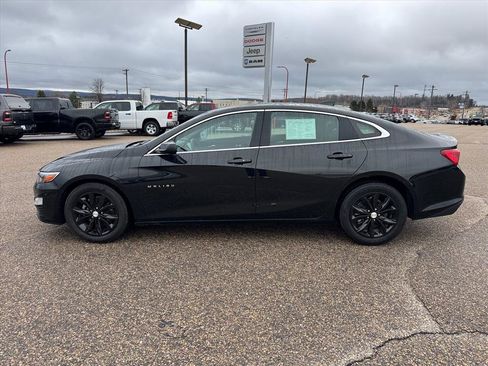 Used 2024 Chevrolet Malibu LT FWD image 2