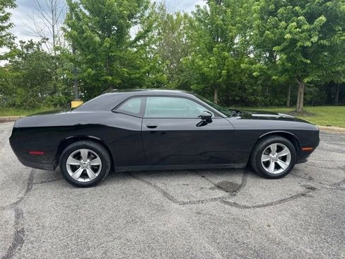 Used 2015 Dodge Challenger SXT w/ Cold Weather Group RWD image 2