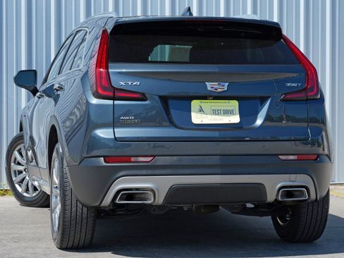 Used 2020 Cadillac XT4 Premium Luxury w/ Cold Weather Package image 5